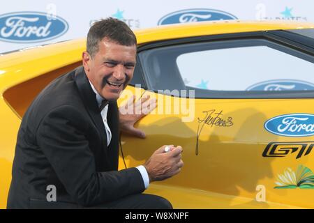 Malaga, Spanien. 11 Aug, 2019. 11. August (Malaga, Marbella) Malaga Schauspieler Antonio Banderas entlang an der Decima gala Starlite in Marbella statt, um Mittel für den Lagrimas und befürwortet die Stiftung und für Cudeca Credit: CORDON PRESSE/Alamy Leben Nachrichten heben Stockfoto