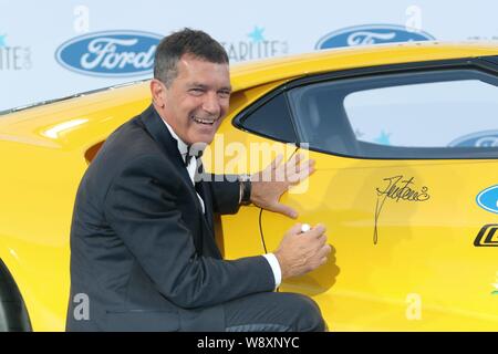 Malaga, Spanien. 11 Aug, 2019. 11. August (Malaga, Marbella) Malaga Schauspieler Antonio Banderas entlang an der Decima gala Starlite in Marbella statt, um Mittel für den Lagrimas und befürwortet die Stiftung und für Cudeca Credit: CORDON PRESSE/Alamy Leben Nachrichten heben Stockfoto