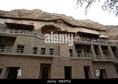 ---- Blick auf die Mogao Grotten oder Mogao Grotten in Dunhuang Stadt im Nordwesten der chinesischen Provinz Gansu, 18. September 2012. Sie dürfen nicht das erreicht haben, Stockfoto