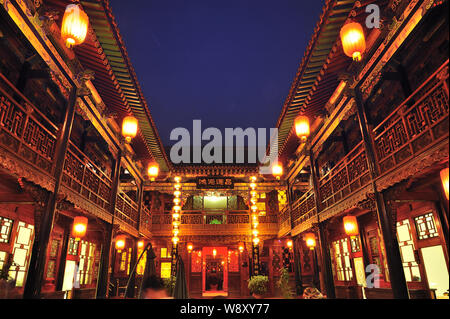 Nacht Blick von einem alten Gebäude in der alten Stadt von Ping Yao in Pingyao County, North China Provinz Shanxi, 24. Mai 2013. Stockfoto