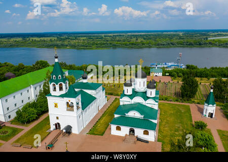 Panoramablick auf das Luftbild der Verklärung Kloster und den Fluss Oka, Murom, Russland Wladimir region Stockfoto
