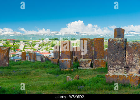 Blick auf noratus Friedhof mit alten Khachkars, Armenisch Wahrzeichen Stockfoto