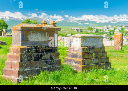 Alte Stein Grabsteine in Noratus Friedhof, Armenien Stockfoto