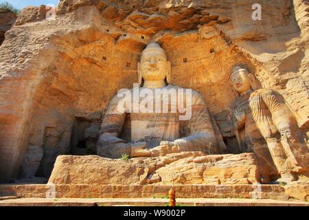 Anzeigen von Buddha Skulpturen an Yungang Grotten in Datong City, North China Provinz Shanxi, 29. Mai 2011. Stockfoto