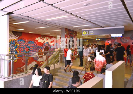 Bangkok, Thailand, 11. August 2019: Wat Mangkon Kamalawat Station neue U-Bahnen zu Yaowarat Chinatown von Thailand für Experiment geöffnet und Stockfoto