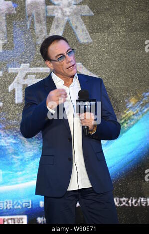 Usa Hollywood action star Jean-Claude Van Damme spricht während einer Pressekonferenz für den Film "Der Pancake Man' in Peking, China, 25. November 2014. Stockfoto