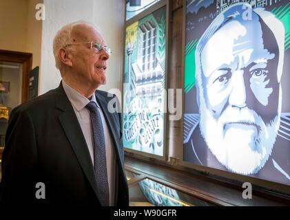 Dunfermline, UK. 12 Aug, 2019. Sir Ian Wood hat angekündigt worden als eines der Empfänger der Carnegie Medal der Philanthropie in der Carnegie Birthplace Museum in Dunfermline. Die anderen Medaillengewinner, die auch Ihre Auszeichnungen im Rahmen einer Feierstunde in New York im Oktober erhalten, sind Anne G Earhart, Mellody Hobson und George Lucas, Marie - Josee und Henry Kravis, Morton R L Mandel, Robert F Smith und Dr. Leonard Abschleppen. Im Bild: Sir Ian Wood an der Carnegie Birthplace Museum Credit: Rich Dyson/Alamy leben Nachrichten Stockfoto