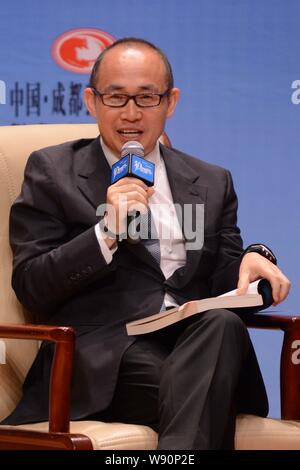 ------ Pan Shiyi, Mitbegründer, Chairman und Co-CEO der SOHO China, spricht auf der 10-jährige Jubiläumsfeier für die chinesischen Roman, Wolf Totem, als beste Stockfoto