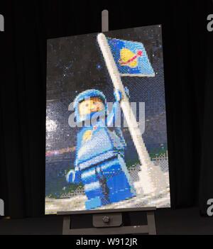 (190812) - Canberra, 12.08.2019 (Xinhua) - LEGO Werke von 'Benny', die zeigt, ein Astronom Landung auf einem kleinen Planeten, an den Backstein Expo in Canberra, der Hauptstadt Australiens, Aug 11, 2019 angezeigt wird. Statt in der Griechischen Club von Canberra, die zweitägige Expo präsentieren LEGO Werke zog viele Besucher an. (Foto von Liu Changchang/Xinhua) Stockfoto