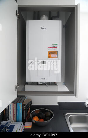 Küche Wand montiert ideal Logic Combi esp 1 35 Kessel Stockfoto