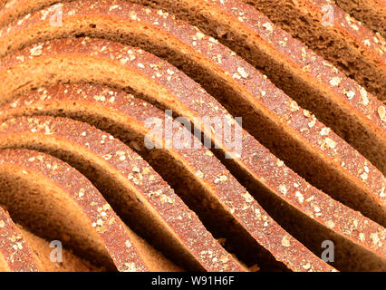 Gebogene Scheiben Brot Vollkorn Roggen Stockfoto