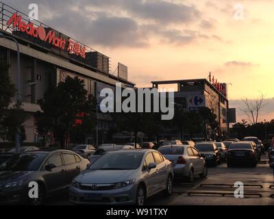 Ansicht einer Filiale von Media Markt in Shanghai, China, 19. Februar 2013. Weitere auf die Ankündigung der U-Bahnen Media Markt Unterhaltungselektronik Stockfoto