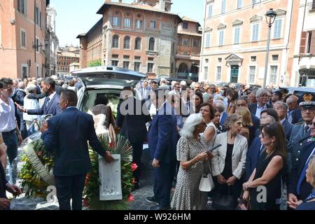 Beerdigung von frabrizio Saccomanni. In der Kirche von San Salvatore in Lauro. Auf dem Foto (Marcellino Radogna/Fotogramma, Rom - 2019-08-12) p.s. La foto e 'utilizzabile nel rispetto del contesto in Cui e' Stata scattata, e senza intento diffamatorio del decoro delle Persone rappresentate Stockfoto