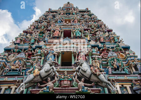 Kuala Lumpur, Malaysia - Juni 2019: Sri Mahamariamman hinduistischer Tempel, in der Nähe von Chinatown ist die älteste Hindu Tempel in Malaysia Stockfoto