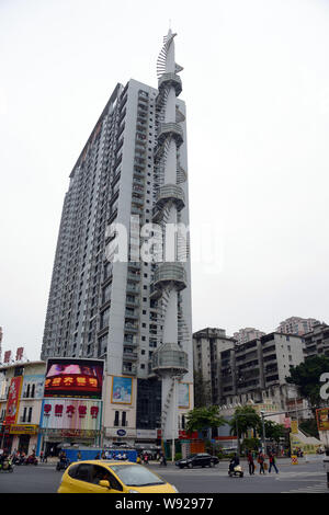 Blick auf eine Rakete-förmigen Gebäude in Nanning, China Guangxi Zhuang autonomen Region, 18. November 2013. Ein Gebäude in Nanning, China Gu Stockfoto