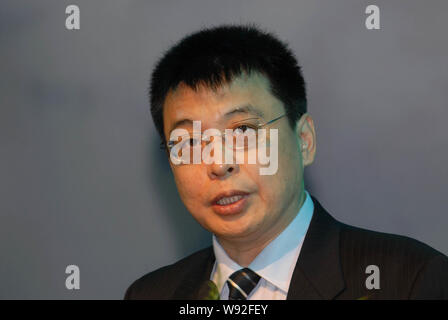 ------ Pan Yue, dann Stellvertretender Direktor des State Environmental Protection Administration, spricht während ein Wirtschaftsforum in Peking am 6. Dezember 200 Stockfoto