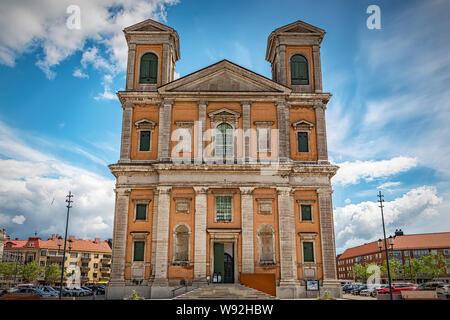 Die Fredrik Kirche ist in Karlskrona, Blekinge, Südschweden. Am Stortorget, dem Hauptplatz der Stadt entfernt. Stockfoto