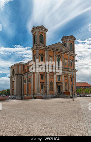 Die Fredrik Kirche ist in Karlskrona, Blekinge, Südschweden. Am Stortorget, dem Hauptplatz der Stadt entfernt. Stockfoto