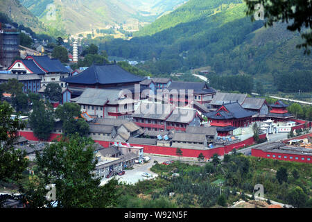 ---- Blick auf die buddhistischen Tempel auf Berg Wutaishan (oder den Mount Wutai) in Wutai Grafschaft, Stadt Xinzhou, Northwest China Provinz Shanxi, 17. September Stockfoto