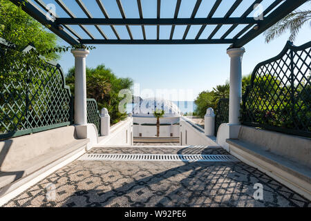 Kalithea Frühling Therme in Rhodos, Griechenland. Tageslicht im Sonnenschein. Stockfoto