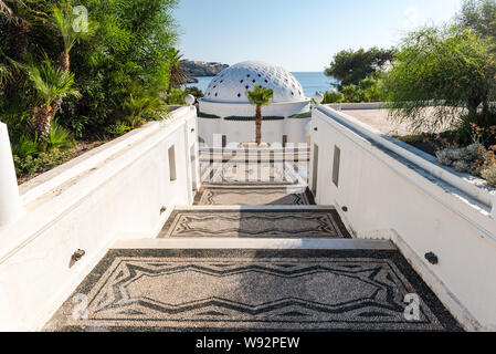 Kalithea Frühling Therme in Rhodos, Griechenland. Tageslicht im Sonnenschein. Stockfoto