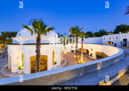 Kalithea Quellen Therme am Abend, Architektur außen, Griechenland. Stockfoto