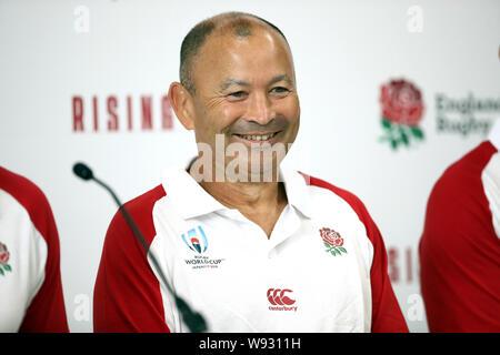 England's Head Coach Eddie Jones während der WM-Kader Ansage an Blaise High School, Bristol. Stockfoto