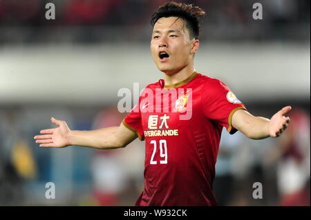 Gao Lin China Guangzhou Evergrande feiert, nachdem er ein Ziel gegen Australias Central Coast Mariners in der zweiten Runde des 1/ Stockfoto