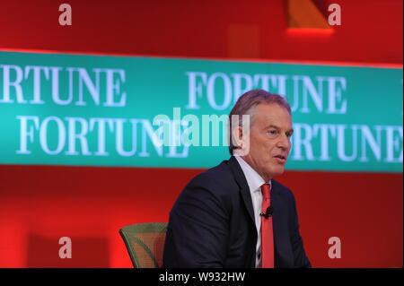 Der ehemalige britische Premierminister Tony Blair spricht auf eine sub-forum des 12 Fortune Global Forum in Chengdu City, im Südwesten Chinas Provinz Sichuan, 6. Stockfoto