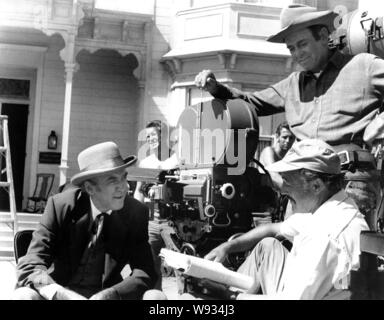 HENRY FONDA, James Stewart und Gene Kelly in den CHEYENNE SOCIAL CLUB (1970), unter der Regie von Gene Kelly. Quelle: Nationale ALLGEMEINE BILDER / Album Stockfoto