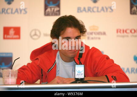 Spanisch Rafael Nadal wird dargestellt, während einer Pressekonferenz der ATP World Tour Finale in London, UK, 4. November 2013. Stockfoto