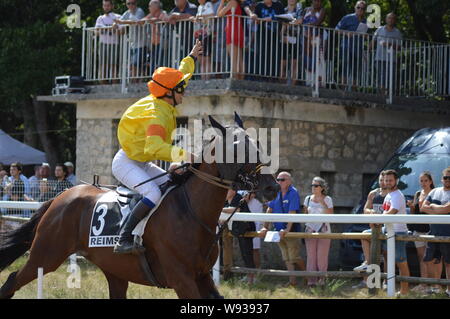 August. 11. 2019 Hippodrom ein Sault (im Süden von Frankreich, das einzige Pferderennen im Jahr). Stockfoto