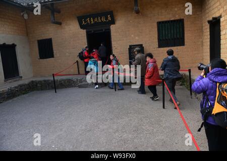 Die Menschen der ehemaligen Residenz von Mao Zedong, dem 120. Jahrestag der Geburt von Mao in Shaoshan zu gedenken besuchen, Longyan Stadt, zentrale China Hu Stockfoto