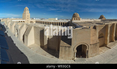 Panorama von der Großen Moschee von Kairouan auch als Moschee von Uqba, in die UNESCO-Weltkulturerbe Stadt von Kairouan, Tunesien. Stockfoto