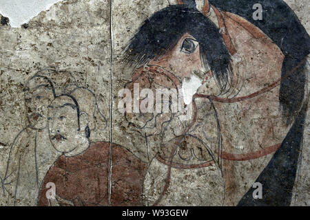 Details zu ein Fresko in der Kammer von einem wandbild Grab des nördlichen Qi Dynastie (550-577 AD), der in Shuozhou Stadt ausgegraben wurde gesehen, in der Basis Stockfoto