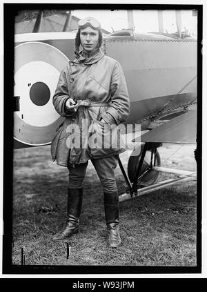 Alliierte Flugzeuge Demonstration am Polo Grounds. LT. STEPHEN BONSALL, BRITISCHE Stockfoto