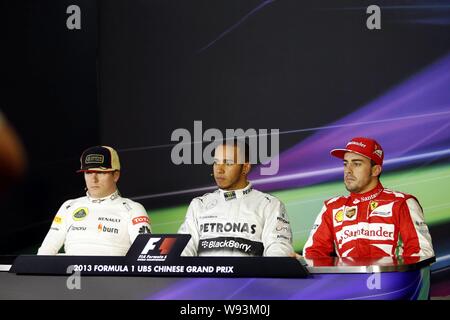 (Von links) Finnische F1 Fahrer Kimi Räikkönen von Lotus, britischen F1-Pilot Lewis Hamilton von Mercedes und Spanischen Formel 1 Piloten Fernando Alonso Ferrari ein Stockfoto