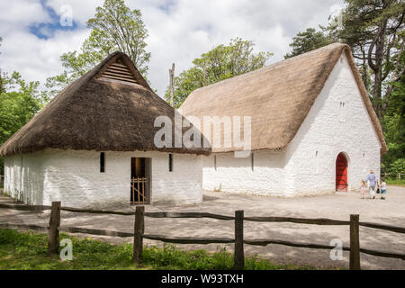 Llys Llewelyn, St Ffagans Nationalmuseum für Geschichte, Cardiff, Wales. Llys Llywelyn ist eine Rekonstruktion eines mittelalterlichen Prince Court. Stockfoto