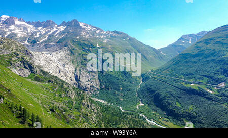 Eine herrliche Landschaft in den Schweizer Alpen - Schweiz von oben - Luftbilder Stockfoto