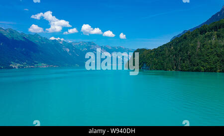 Wundervollen türkisblauen Wasser der Seen in der Schweiz - Luftaufnahmen Stockfoto