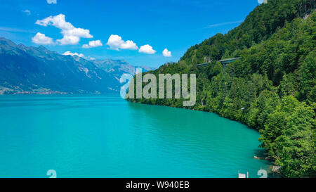 Wundervollen türkisblauen Wasser der Seen in der Schweiz - Luftaufnahmen Stockfoto