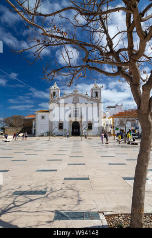 Die Kirche Igreja de Santa Maria in Lagos, Algarve, Portugal. Stockfoto