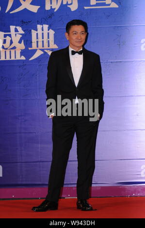 Hong Kong Schauspieler Andy Lau Posen auf dem roten Teppich an der Huading Auszeichnungen in Hongkong, China, 10. April 2013. Stockfoto