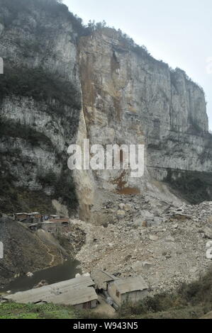 Anzeigen der Seite nach einem Erdrutsch im longchang Township, Kaili Stadt, im Südwesten Chinas Provinz Guizhou, 18. Februar 2013. Mindestens fünf Menschen wurden Stockfoto