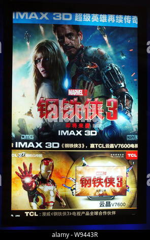 Ein Poster zum Film Iron Man 3 an einem Kino in Yichang Stadt zu sehen ist, Central China Provinz Hubei, 1. Mai 2013. Iron Man 3 hat bekräftigt Hollywoods pl Stockfoto