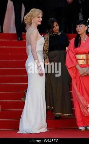 Die Mitglieder der Jury (von links) die australische Schauspielerin Nicole Kidman, indische Schauspielerin Vidya Balan und der japanische Regisseur Naomi Kawase posieren auf dem roten Teppich als Stockfoto