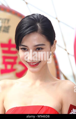 Hong Kong Model und Schauspielerin Angelababy lächelt ein Frühlingsfest Aktivität in Hongkong, China, 31. Januar 2013. Stockfoto