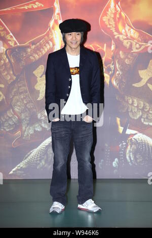 Hong Kong Schauspieler und Regisseur Stephen Chow stellt während der Pressekonferenz zu seinem neuen Film, der Odyssee, in Hongkong, 8. Januar 2013. Stockfoto