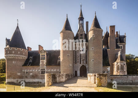 Das Chateau du Moulin in der Sologne, Frankreich. Aus dem Ende des 15. Jahrhunderts im Chateau du Moulin ist in der Sologne der französischen Loire gefunden Stockfoto