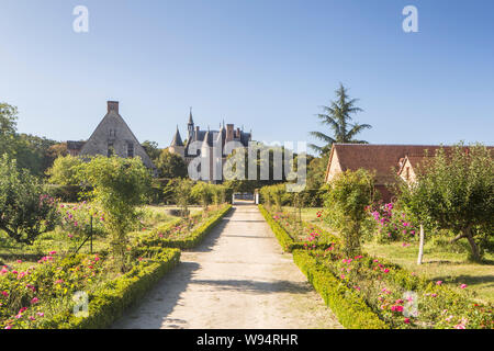 Das Chateau du Moulin in der Sologne, Frankreich. Aus dem Ende des 15. Jahrhunderts im Chateau du Moulin ist in der Sologne der französischen Loire gefunden Stockfoto